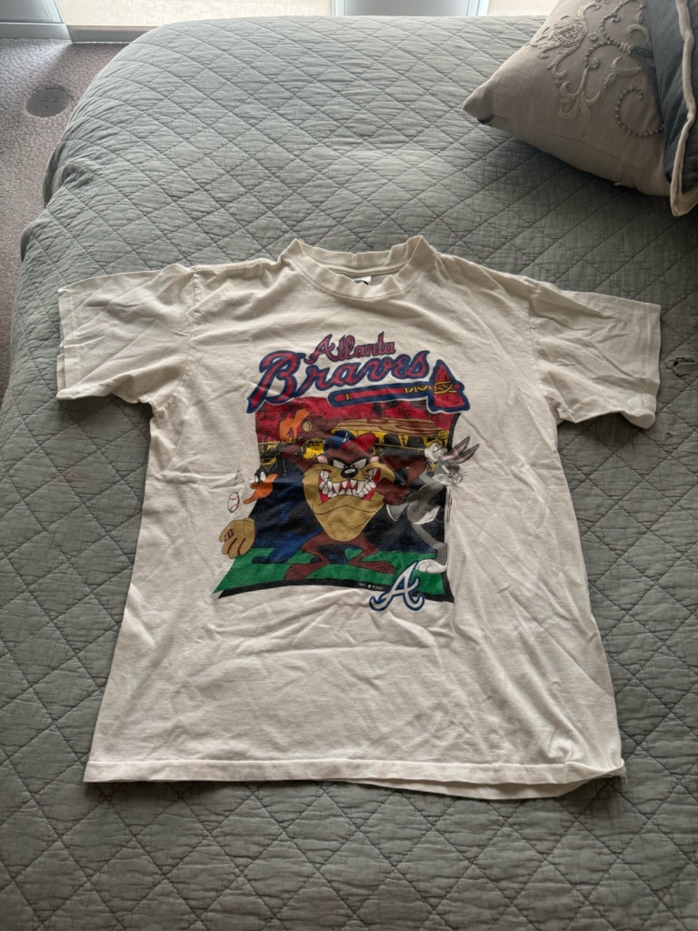 Rare Vintage Atlanta Braves x Looney Tunes Tshirt 1992